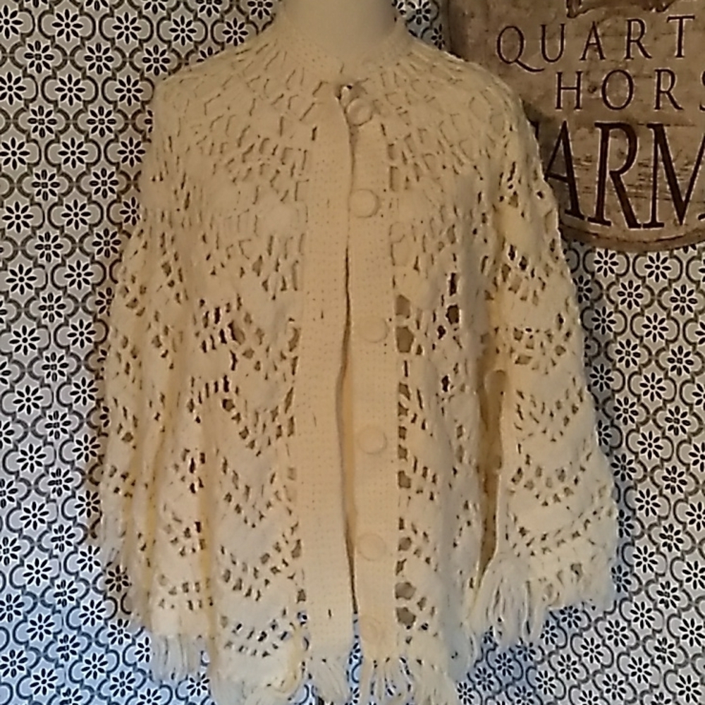 Vintage 1970s homemade cream color shawl